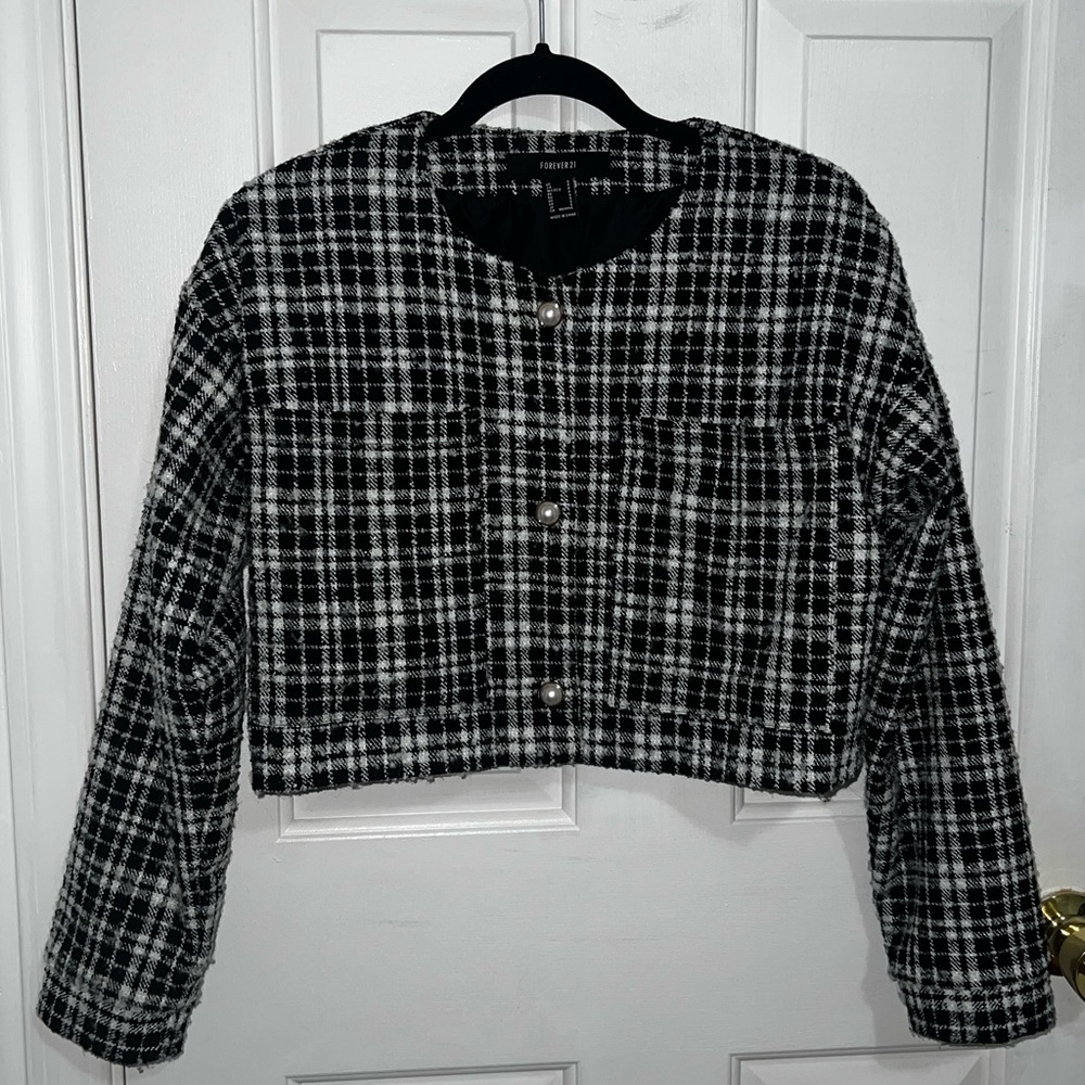 Cropped Tweed Pearl Blazer